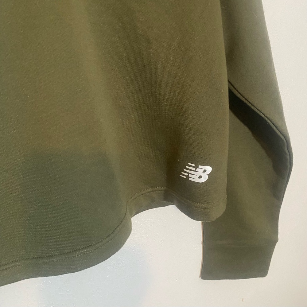 New Balance Forest Green Cropped Top - Picture 2 of 5